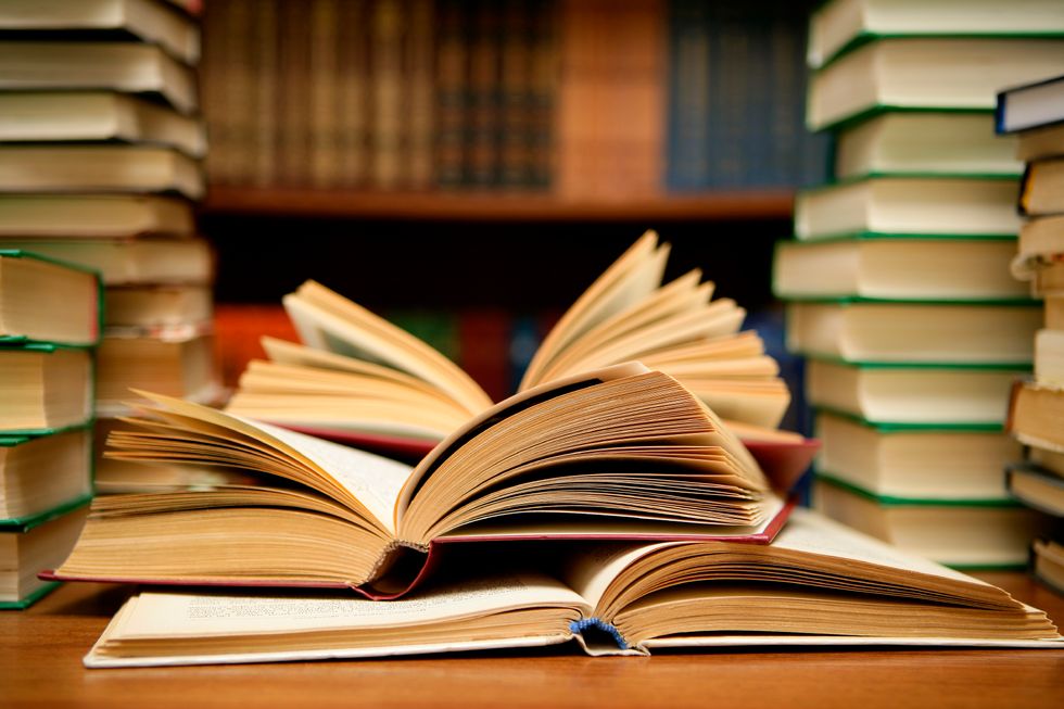 4 Books that all College Students Should Read