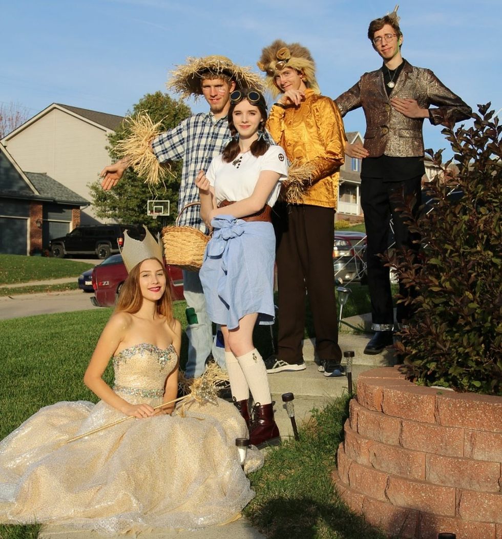 Growing up as a Quintuplet