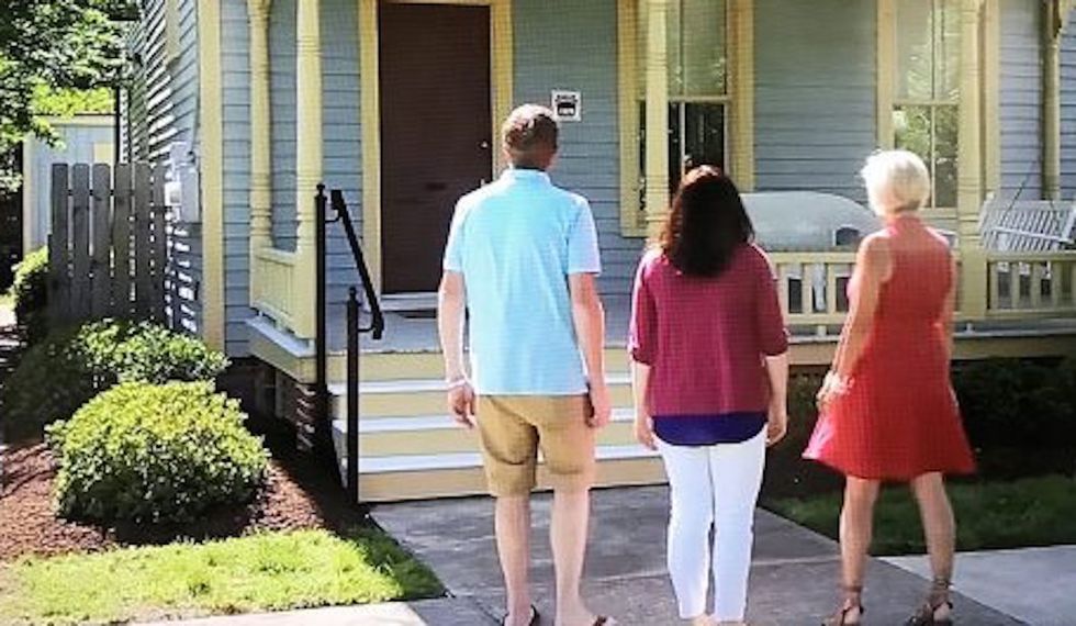 Thoughts Every College Student Has About University Housing, As Told By HGTV