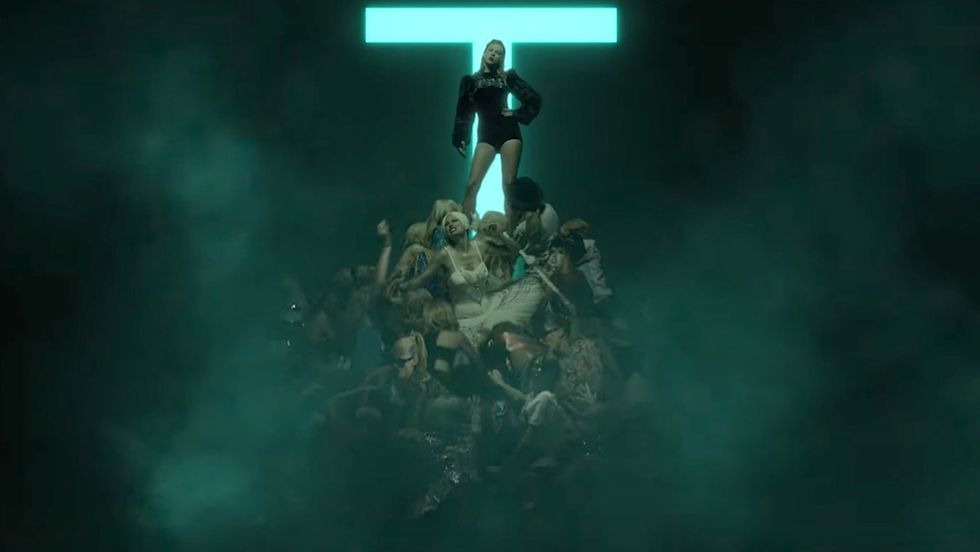 30 'Old' T-Swift Songs Better Then LWYMMD