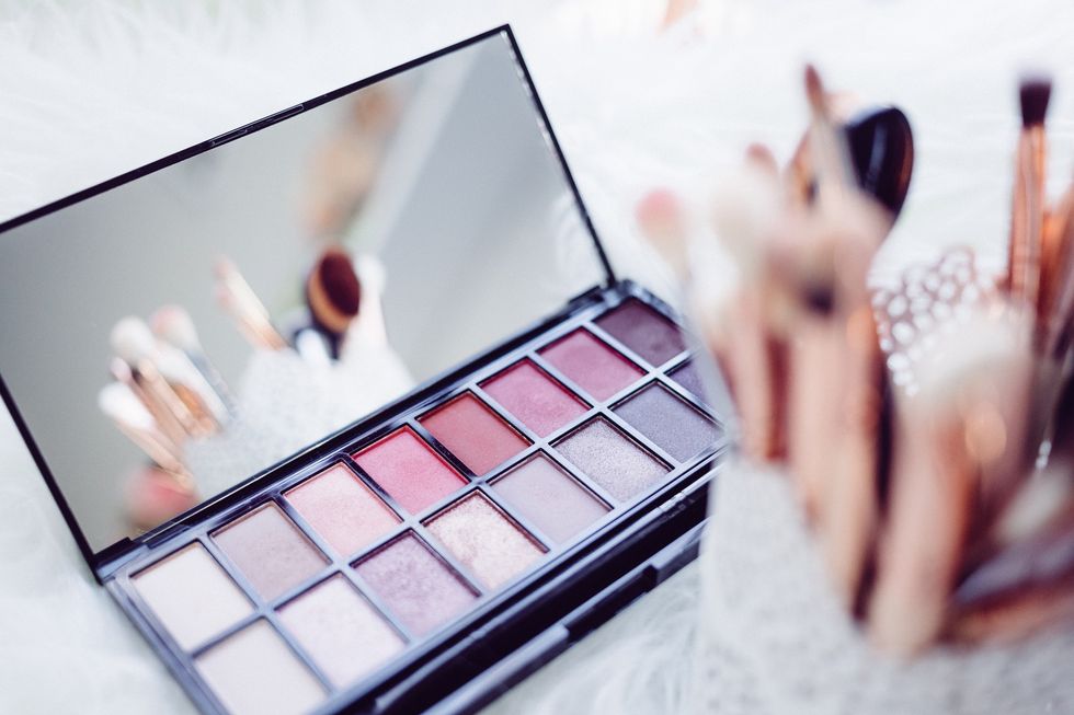 The 7 YouTube Makeup Channels Every College Student Needs