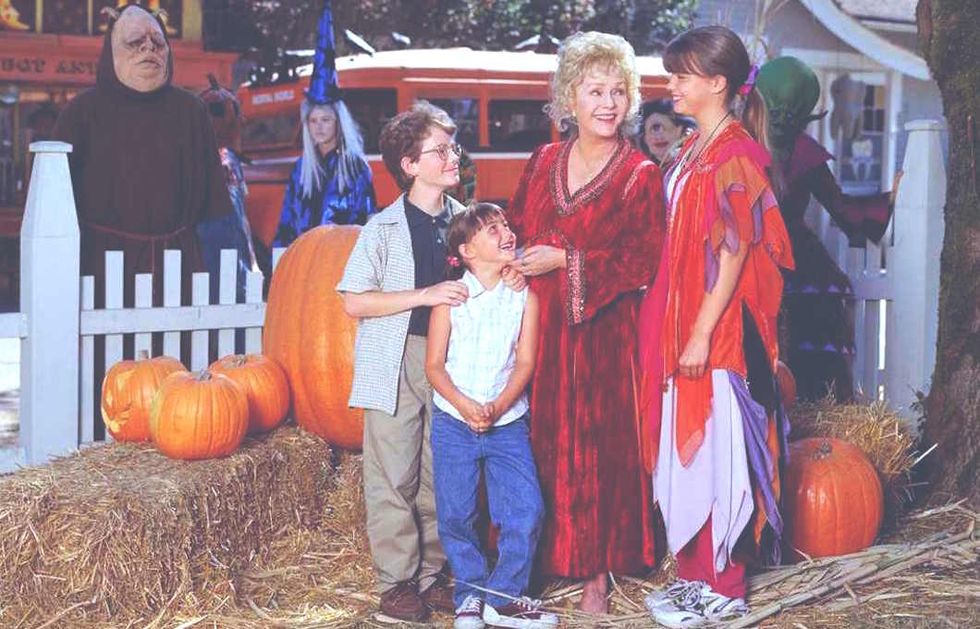 10 Thoughts College Freshmen Have In October, As Told By 'Halloweentown'