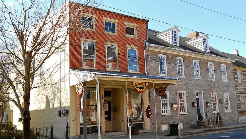 15 Signs You Grew Up In Lititz, Pennsylvania