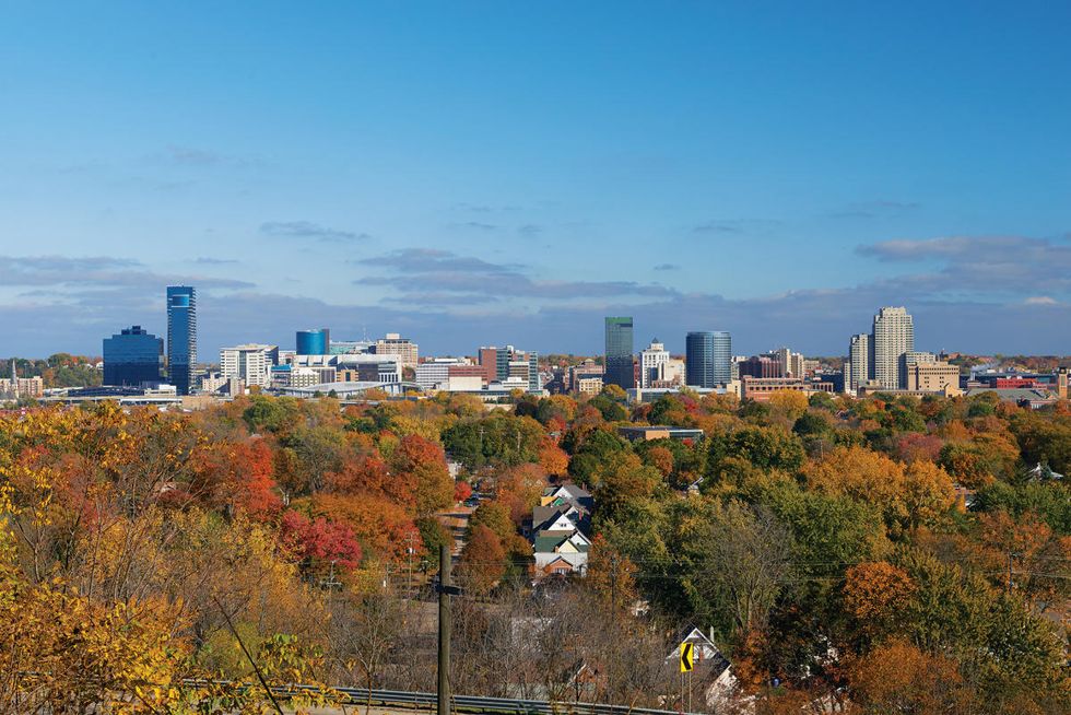 4 Sweet, Scary, And Adventurous Fall Dates In Grand Rapids, MI