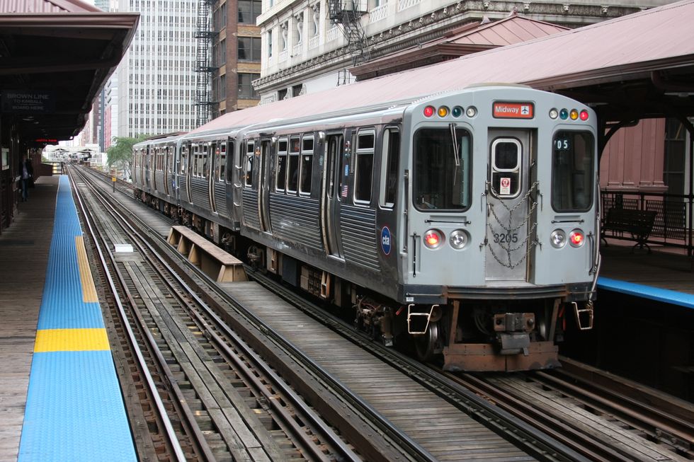 6 Things That Make the Chicago L So Unique