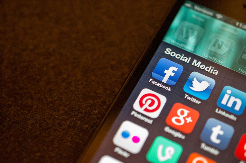 4 Ways To Avoid Negative Social Media