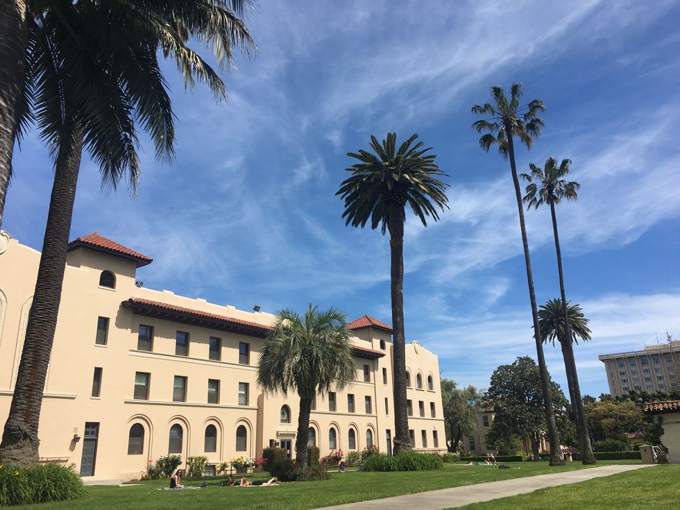 7 Perks Of Going To School Close To Home