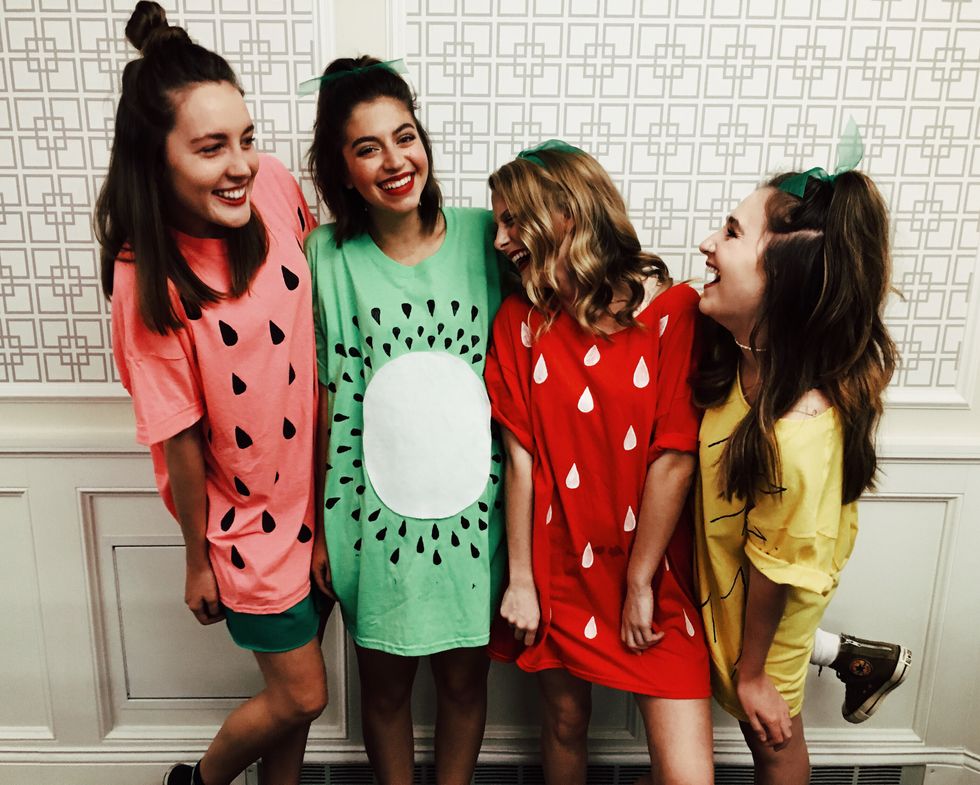 50 Easy Halloween Costumes To Do With Your Best Friend