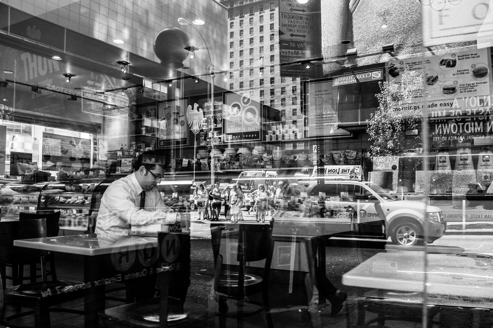 5 Reasons College Kids Should Eat Alone In The Dining Hall