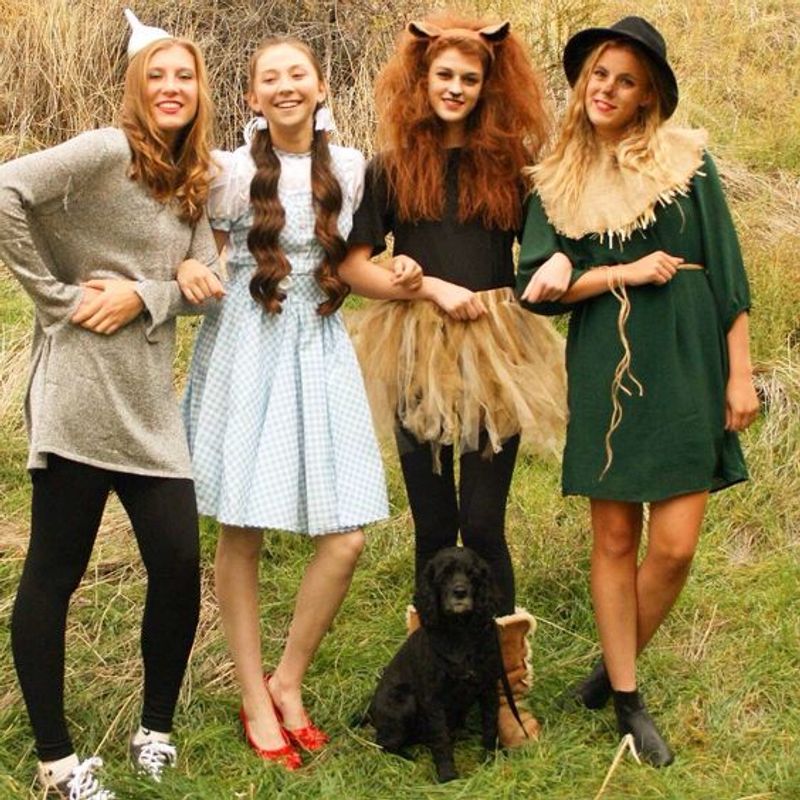 10 Halloween Costumes To Try With Your Best Friend(s) | The Odyssey Online