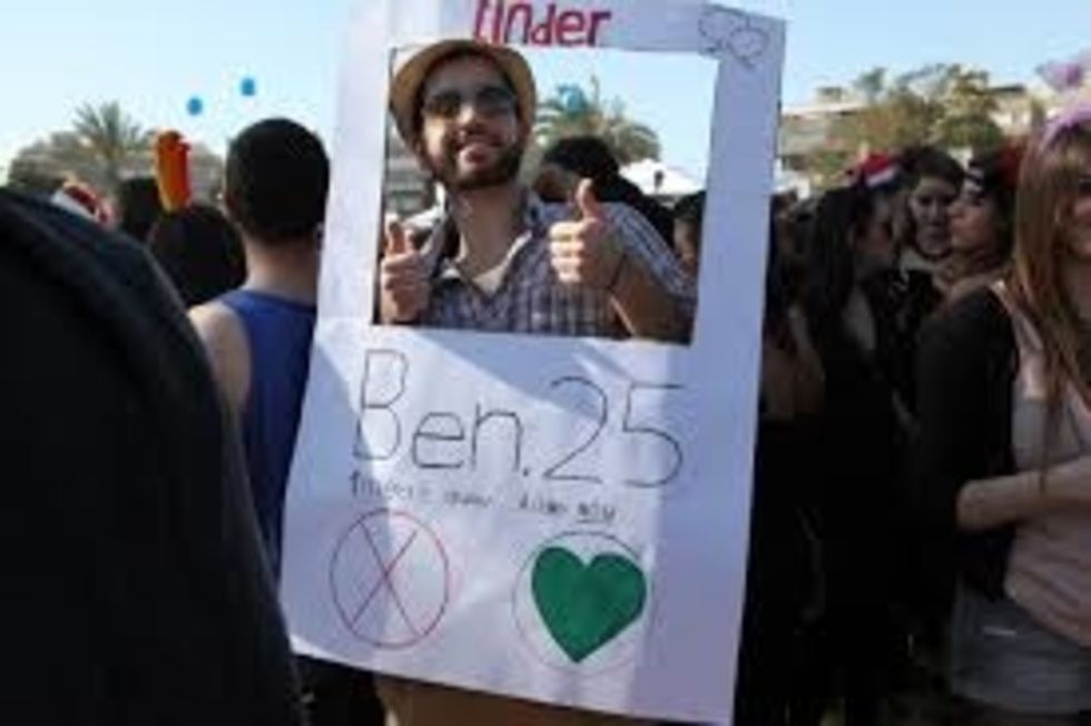 A College Girl's Thoughts On Tinder