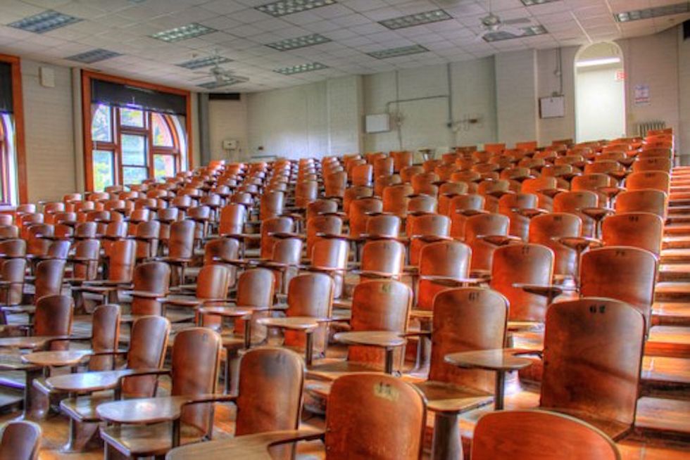 20 Thoughts Of Questionable Educational Value You Have During Lecture
