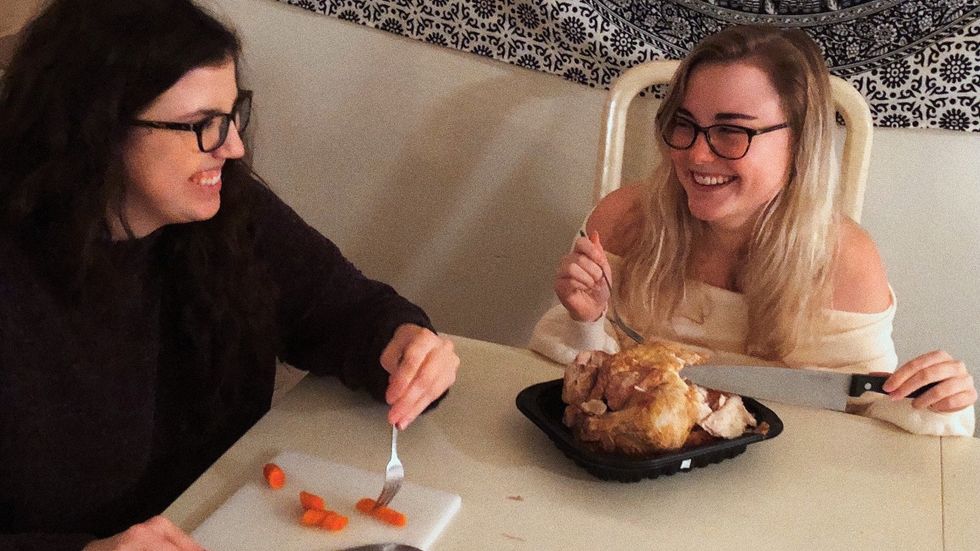 13 Signs You're A Meat-Lover Rooming With A Devout Vegan