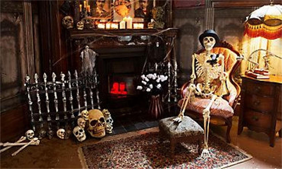 Your Haunted House Role And Reaction, According To Your Zodiac Sign