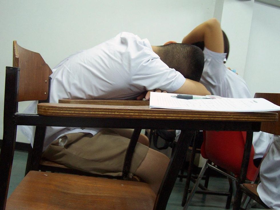 5 Ways To Not Fall Asleep In Class, For Once