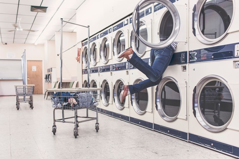 10 Types Of People You Encounter In The Laundry Room