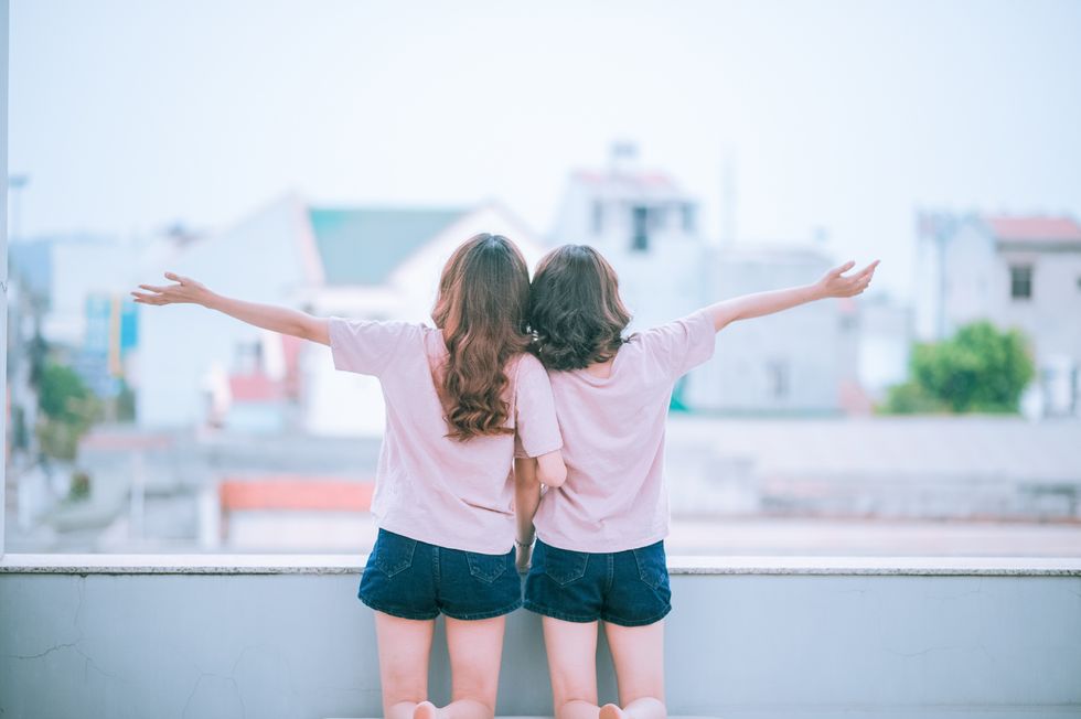 10 Signs Your Roommate Doubles As Your Best Friend