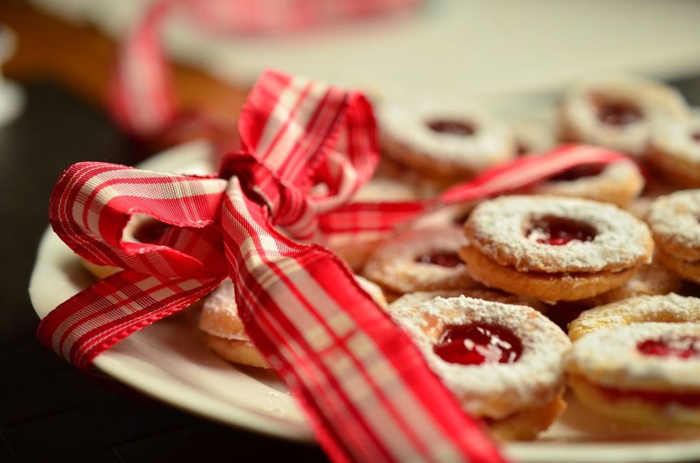 12 Christmas Cookies That You Can Totally Bake Before Thanksgiving