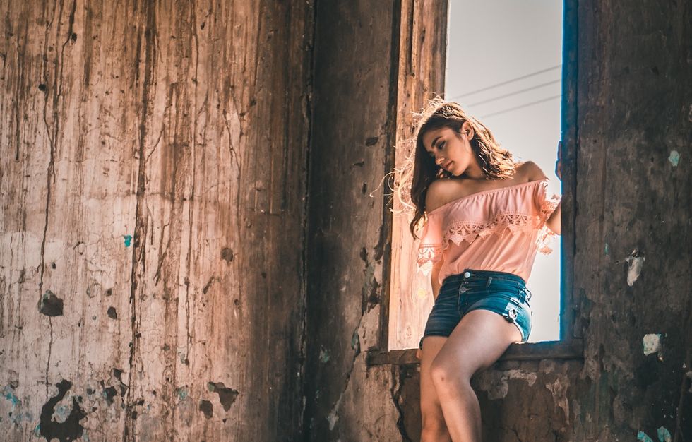 10 Reminders For The Guy Who Wants To Date The Girl Who Has Been Through Hell