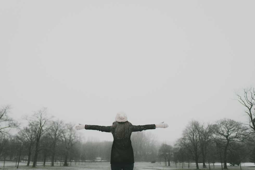 How To Survive Being Single During The Cuddle Season