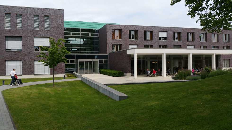 Paging Doctor Brainiac Part 1: What Mental Hospitals Are Really Like