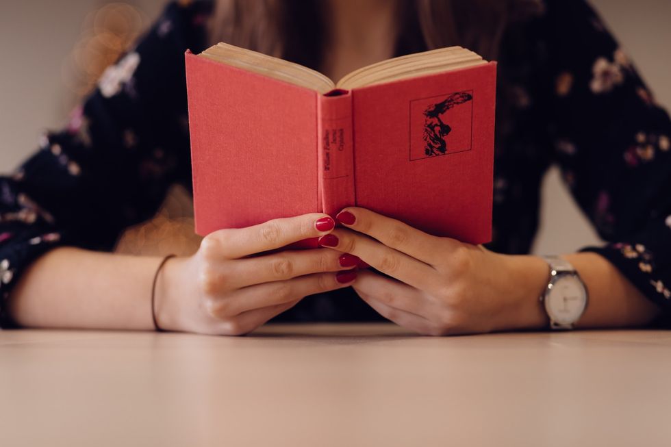 5 Books All Bookworms Should Read