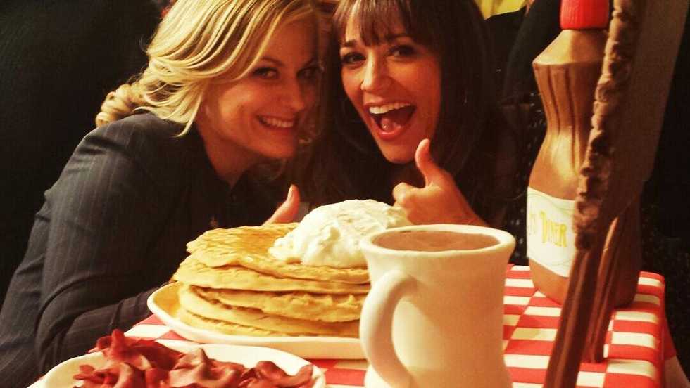 16 Times Amy Poehler Perfectly Described Your Love For Your Friends