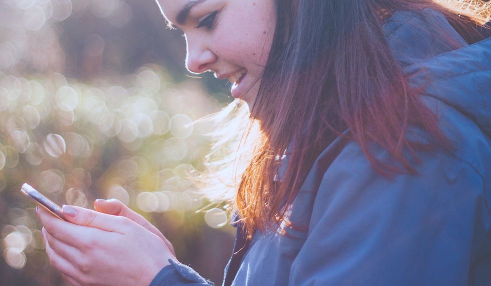 Yes, He Didn't Text Me Back Right Away, No, That Doesn't Mean He Lost Interest