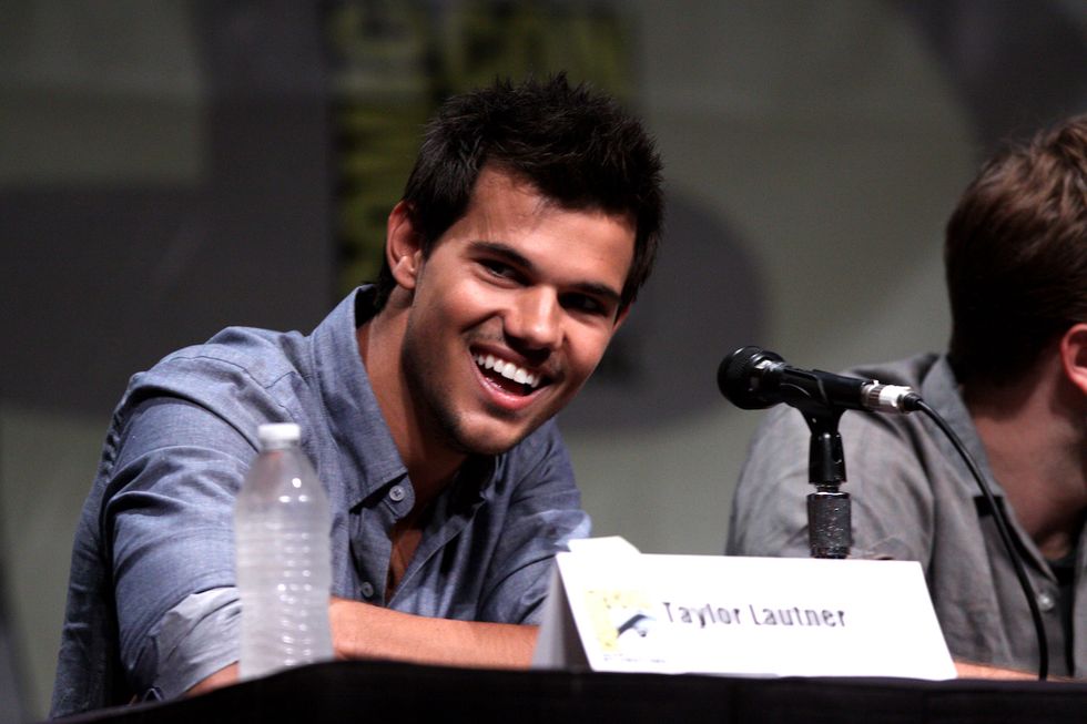 10 Times Taylor Lautner Tried To Prove, Yet Again, That He Can Do A Flip