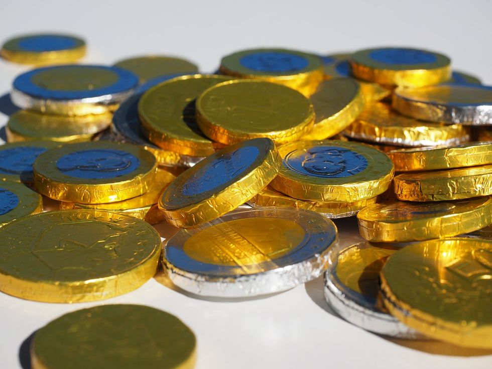 Area Man Discovers That Gold Coins He Bought At Staples Aren't Actually Gold