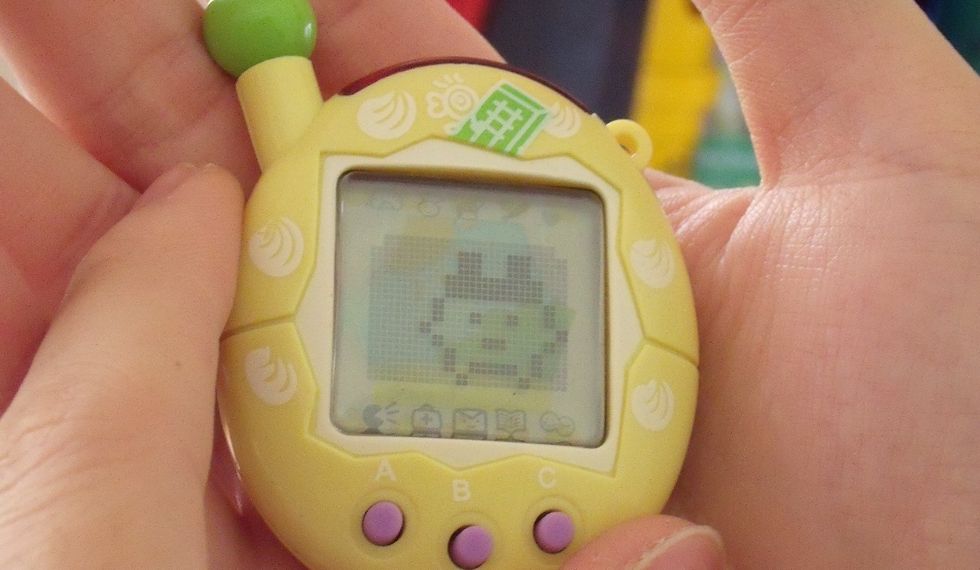 10 Things Only Kids Who Had Tamagotchis Remember Doing