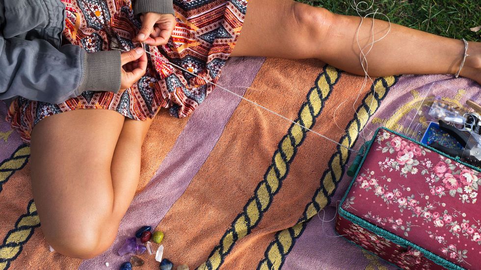 11 Reasons You Should Date The Crafty Girl