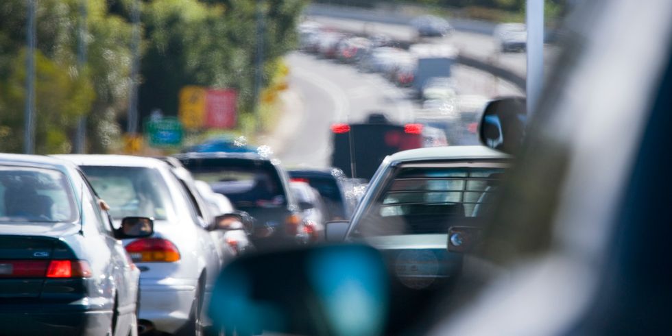10 Thoughts You Have While Sitting In Traffic On Your Way To Thanksgiving Dinner