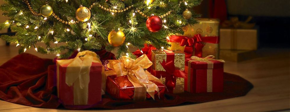 25 Christmas Gifts For That Broke College Student In Your Life