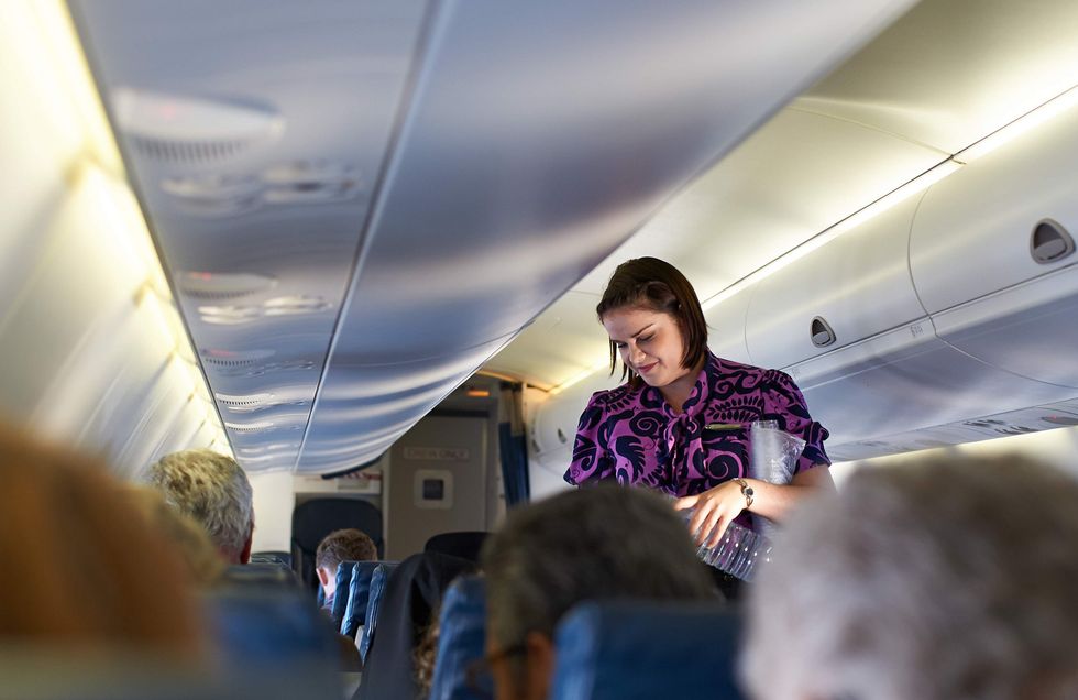 The 21 Dos And Don'ts Of Airplane Etiquette