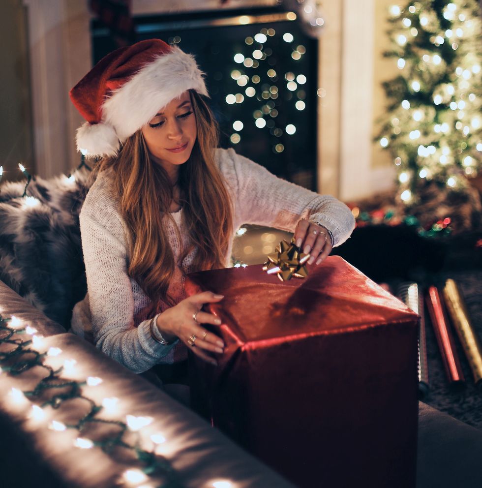 10 Gifts You Should Definitely NOT Get Your Boyfriend For Christmas