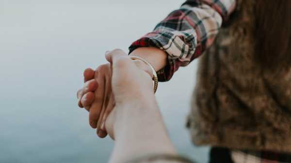 There's Still Hope For The Hopeless Romantic In 21st Century Hookup Culture