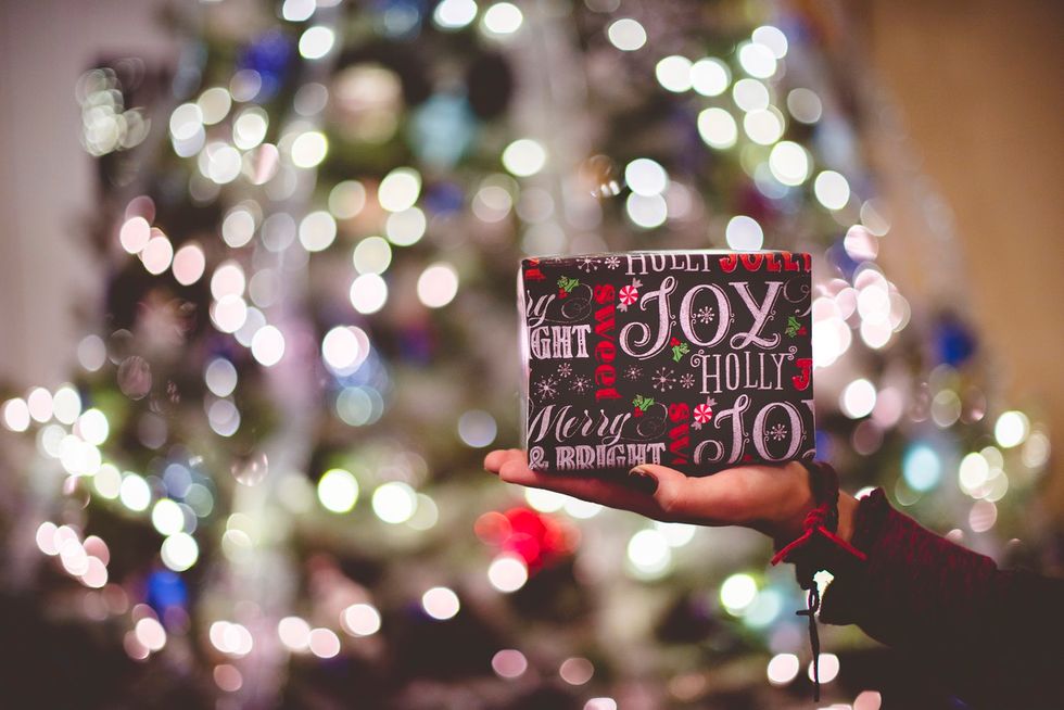 12 Gifts College Students Who Are Away From Home Actually Want For Christmas