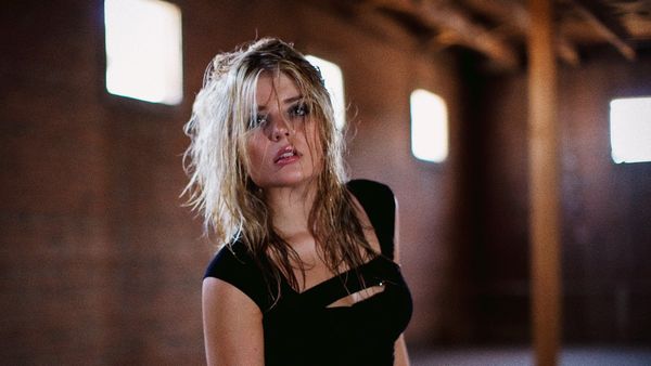 17 Struggles You Know When You're The Girl Who's Hot-Natured AF