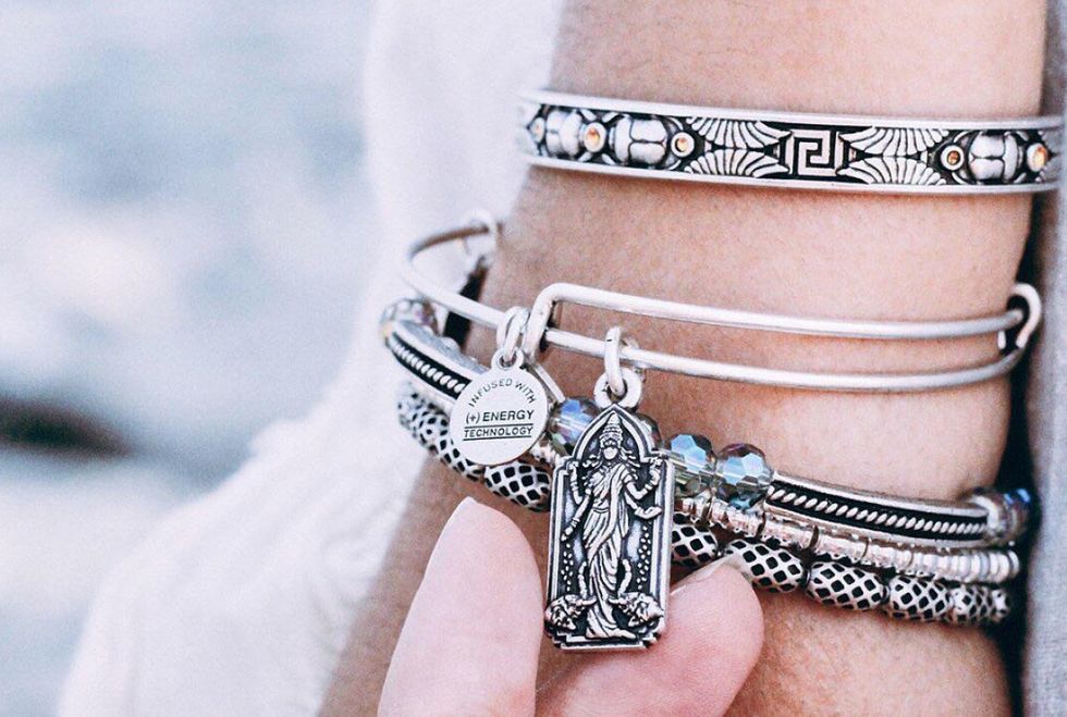 9 Christmas Gifts That'll Make You Your Mom's Favorite Child