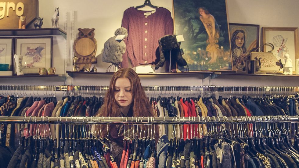 5 Reasons Why You Should Start Thrifting