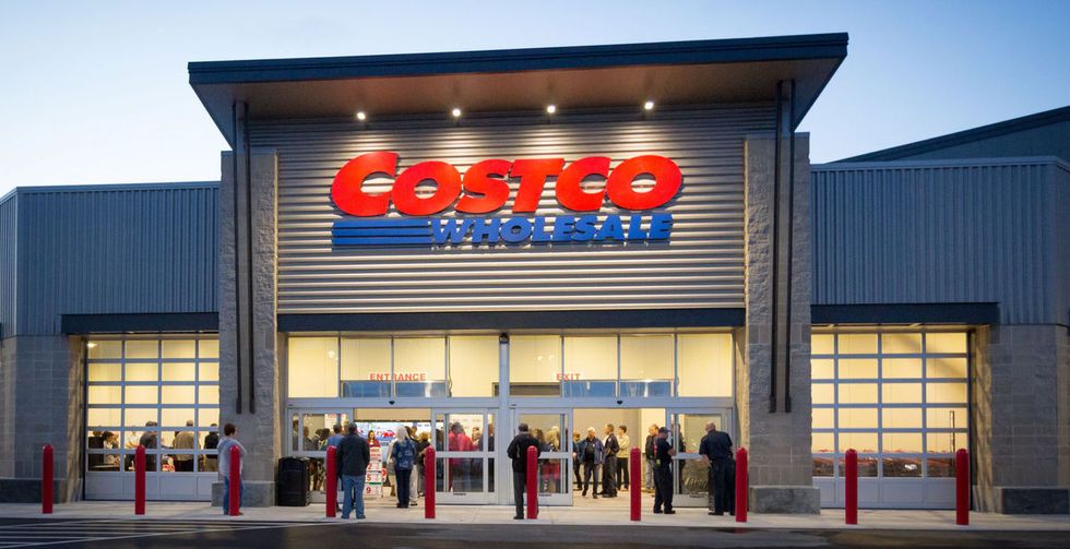 Why Your First Date Should ALWAYS Be At Costco