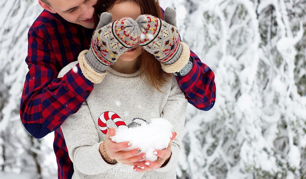 17 Winter Dates Your Girlfriend Not-So-Secretly Hopes You Have Planned Already