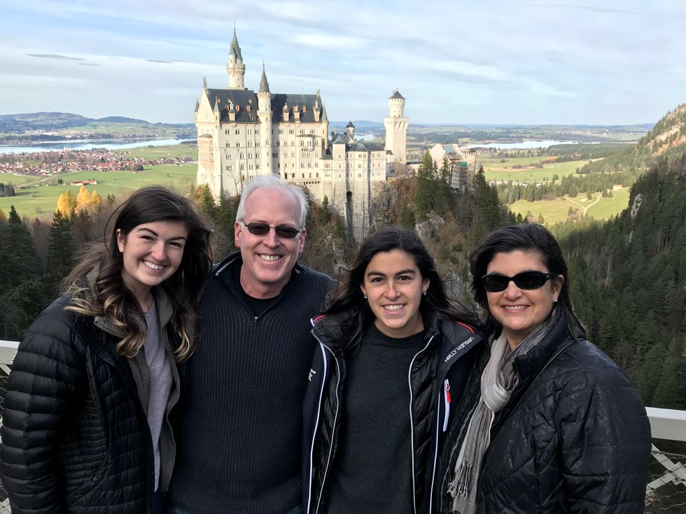 6 Reasons To Still Vacation With Family When You're Older