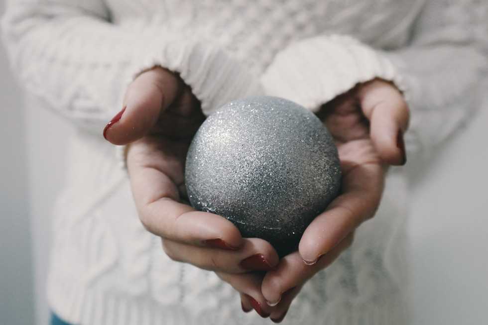 These 9 Songs Will Make Your Christmas Season Merry and Bright