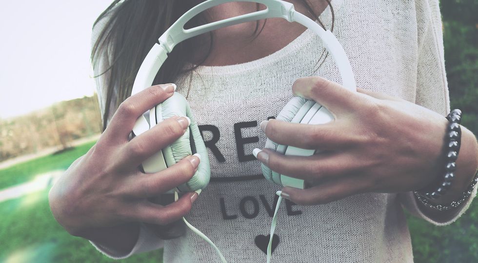 50 Love Songs Millennial Women With ALWAYS Be Able To Commit To