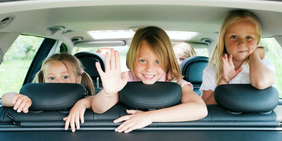 12 Unmistakeable Signs You're The Middle Child