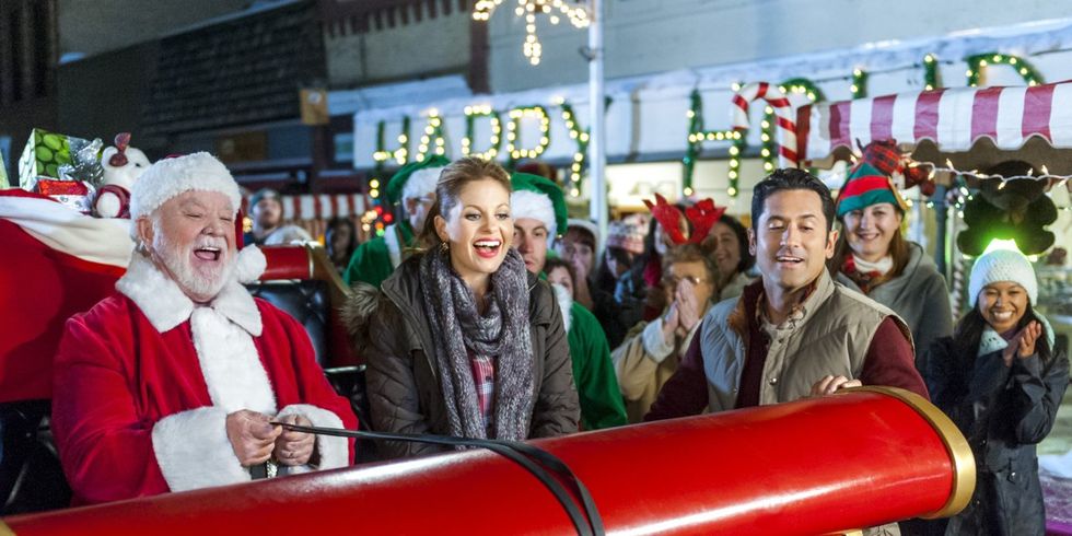 12 Stages Of Falling In Love With The Hallmark Channel