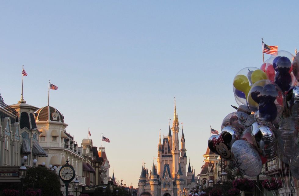 9 Secrets To Make Your Trip To Disney World The Ultimate College Experience