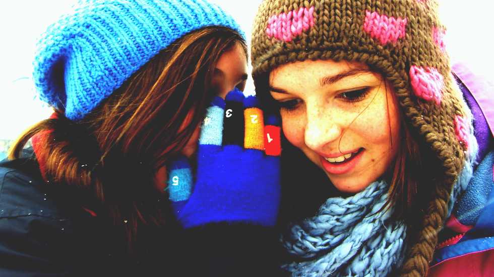 The 5 Undeniable Traits Of The 'Fake Friend'